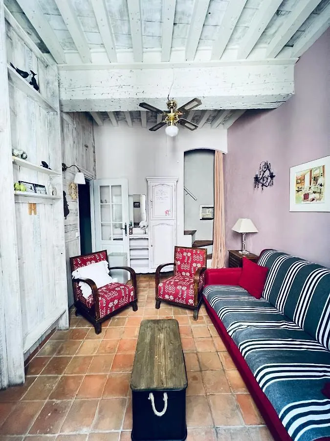 A St Remy Petite Maison Au Coeur Du Village Saint-Remy-de-Provence 0*,